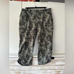 Eddie Bauer Women's Camouflage Cropped Pants
